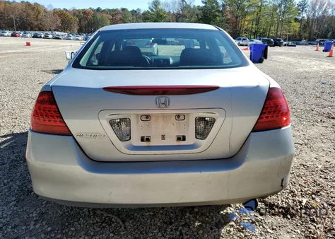 2006 Honda Accord Value from USA, damaged, VIN 1HGCM56156A013717